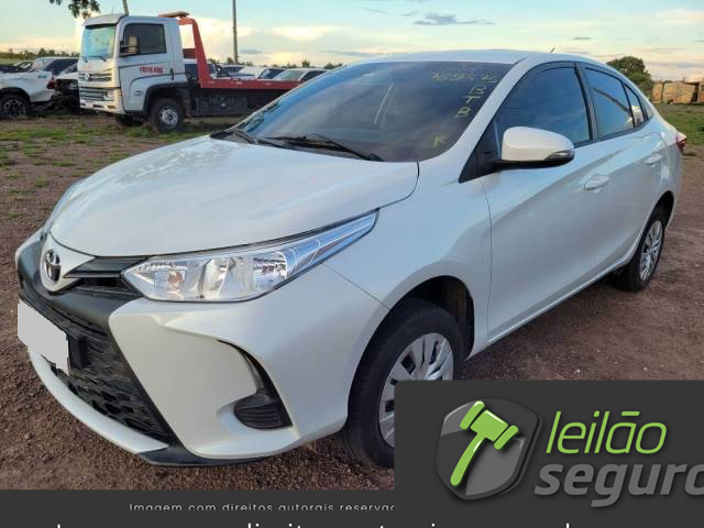 LOTE 039 TOYOTA YARIS SEDA XL 1.5 16V DUAL VVT-I 2023