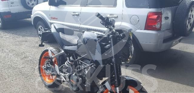 LOTE 002 - KTM 200 DUKE