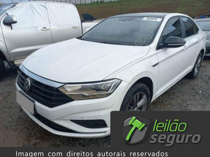 LOTE 013 VOLKSWAGEN JETTA 2020