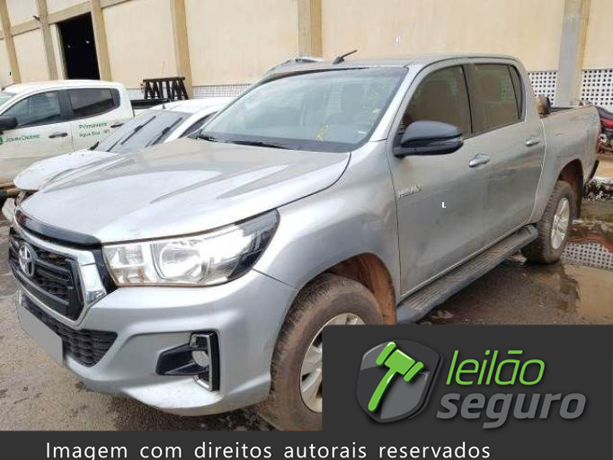 LOTE 012 TOYOTA HILUX CD 2021