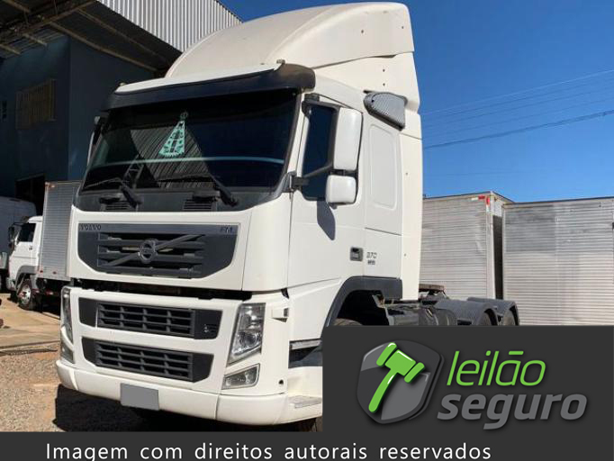 LOTE 012 VOLVO FM-370 2011