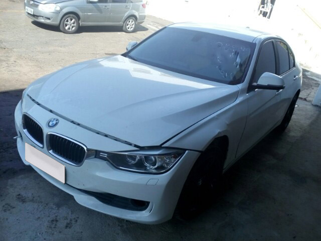 LOTE 002 BMW 320i ActiveFlex 2015