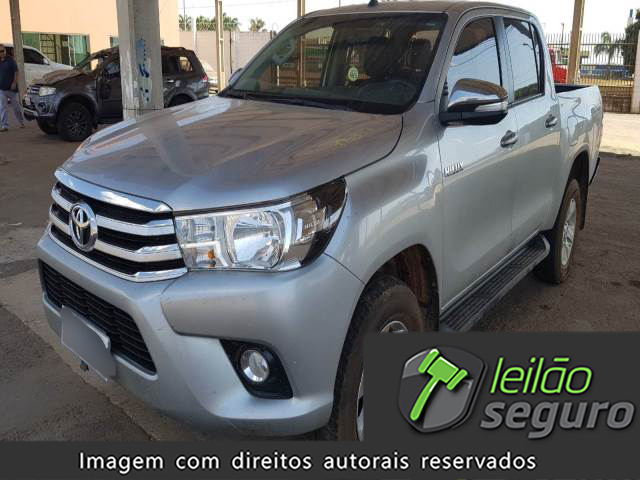 LOTE 003 TOYOTA HILUX CD 2017