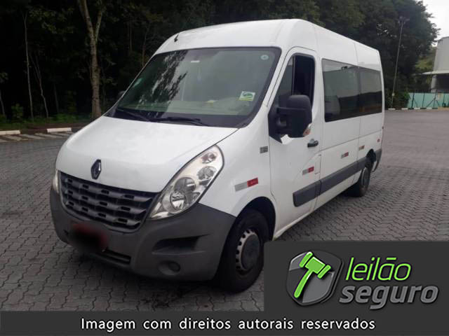 LOTE 026 RENAULT MASTER MINIBUS